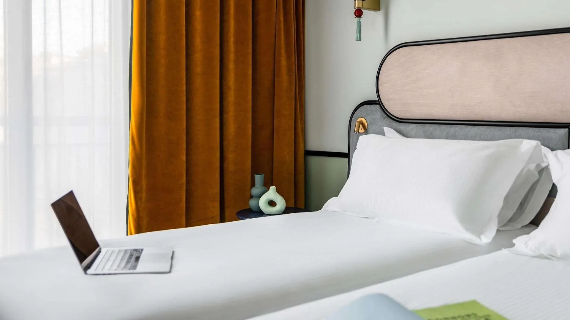 Hotel Faubourg Galant Paris - Handwritten Collection