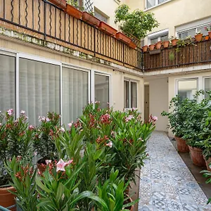 Pied A Terre Arts Et Metiers Apartment
