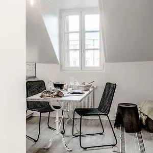 https://la-gloriette.hotels-rhonealpes.com